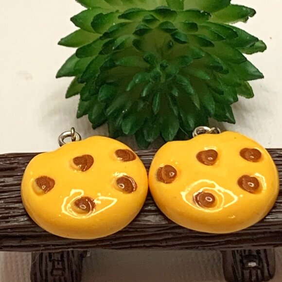 Chocolate Chip Cookie Earring, Cookie Earring, Gift Idea, Funny Food Earring - Picture 1 of 4